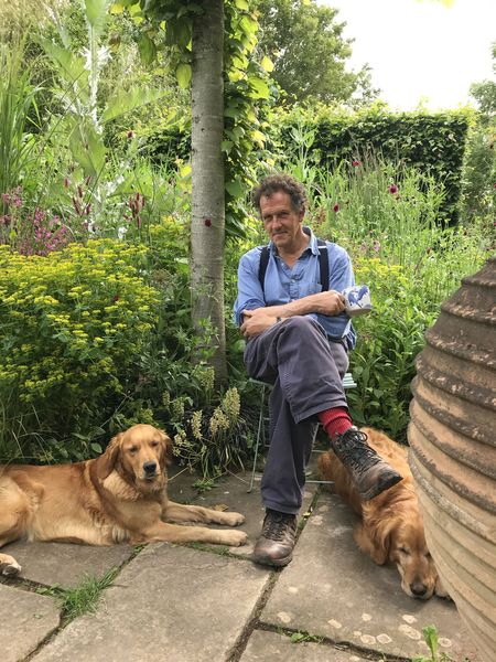 Você pode visitar Longmeadow? Gardeners' World 2020 regressa ao jardim de Monty Don