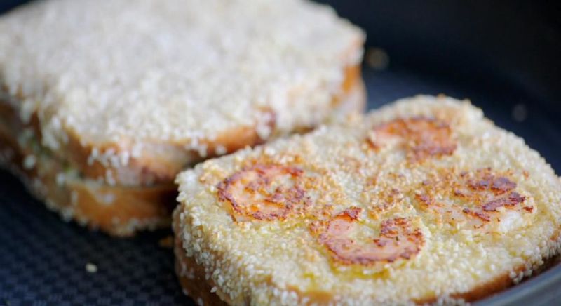 وصفة توست الجمبري من Jamie Oliver - حافظ على دليل الطبخ المفضل للعائلة!