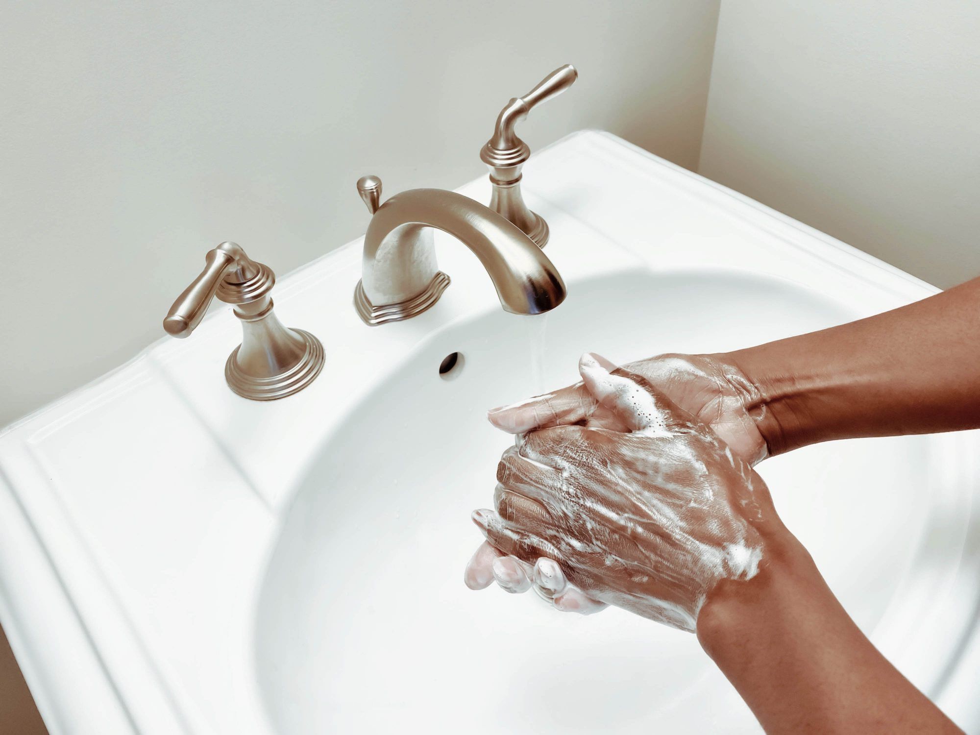Du gjør sannsynligvis disse 7 feilene ved håndvask - her skal du gjøre i stedet