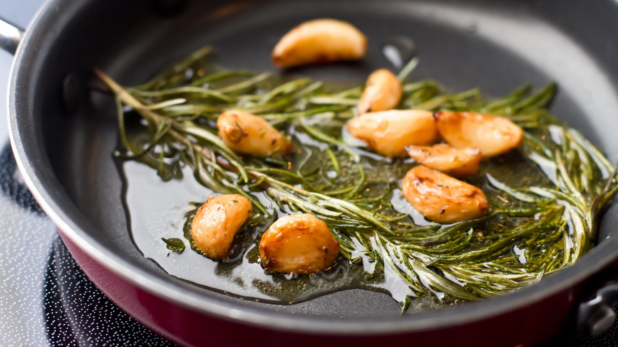 Ja, du kan lage mat med olivenolje over høy varme—her er hvorfor