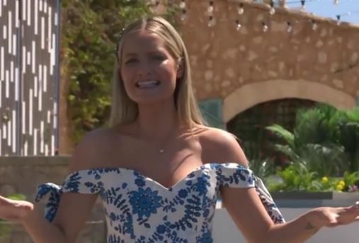 كيف تشتري فستان Laura Whitmore الأزرق في Love Island 2021 - بلاس حذاء!
