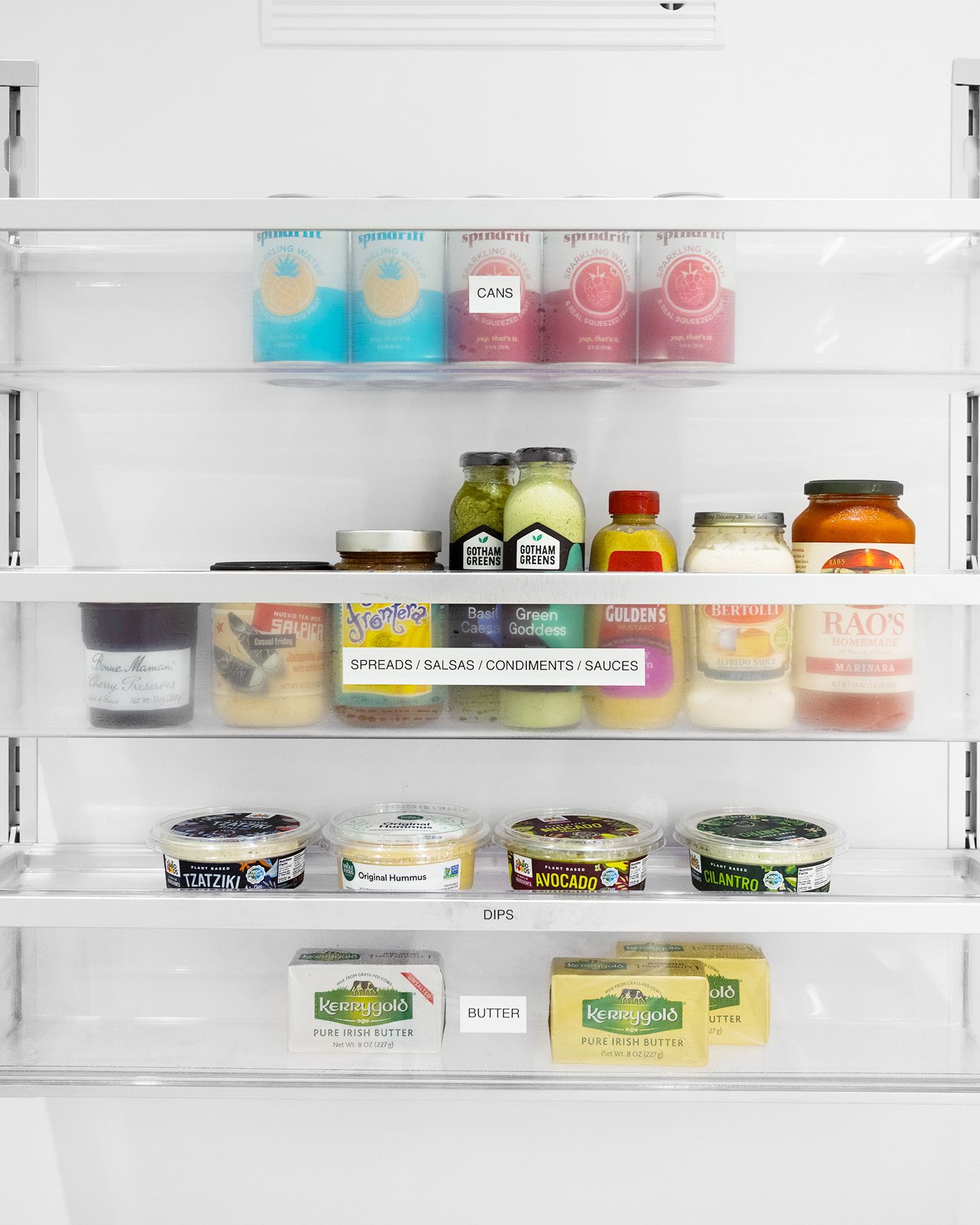2020. gada īstā vienkāršā mājas virtuve: ledusskapis