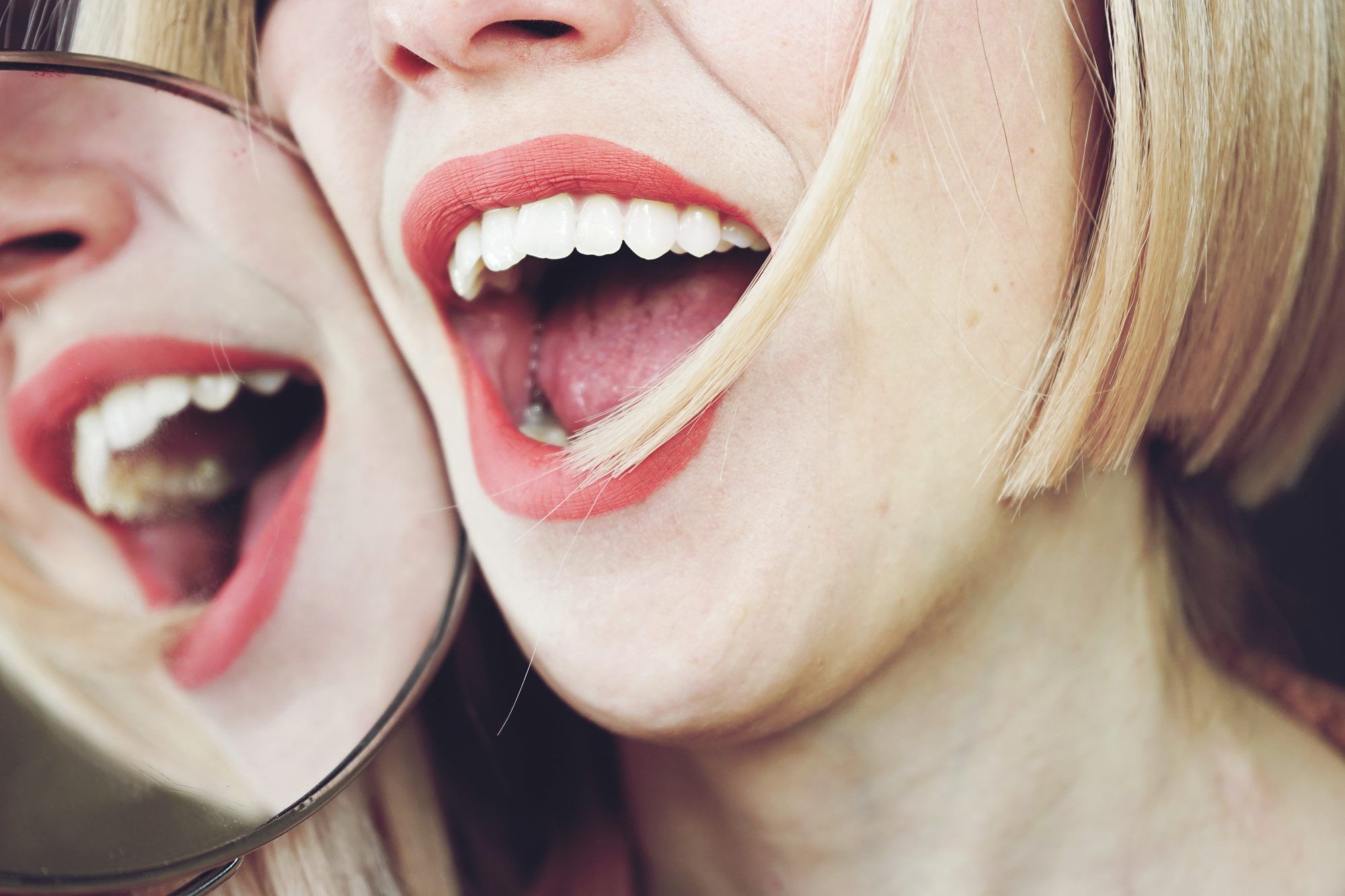 5 стоматологических приемов Tik-Tok, которые нельзя делать дома, и 2 вы можете попробовать сами