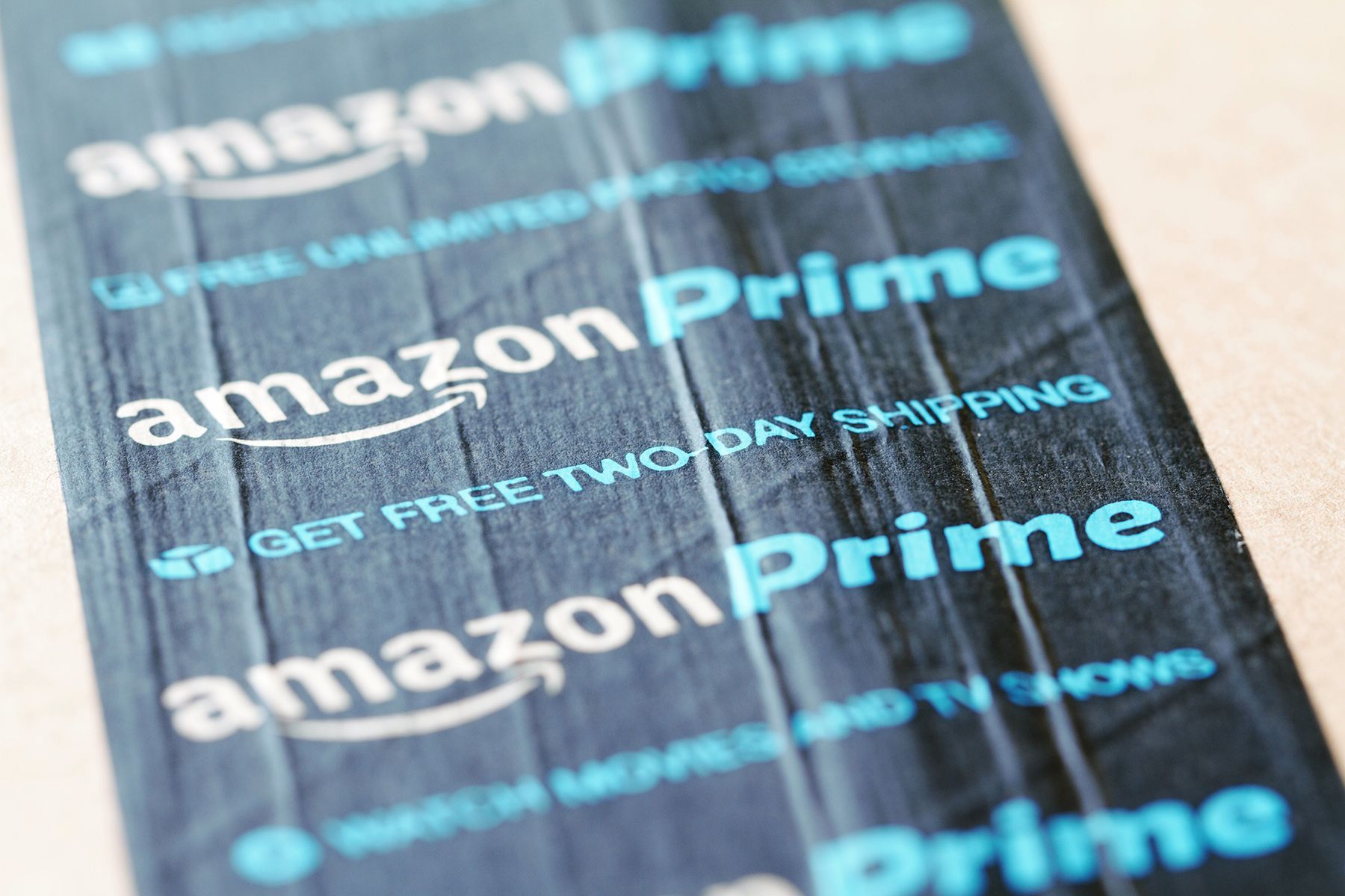 Amazon lansira naročnino na kurirane otroške knjige