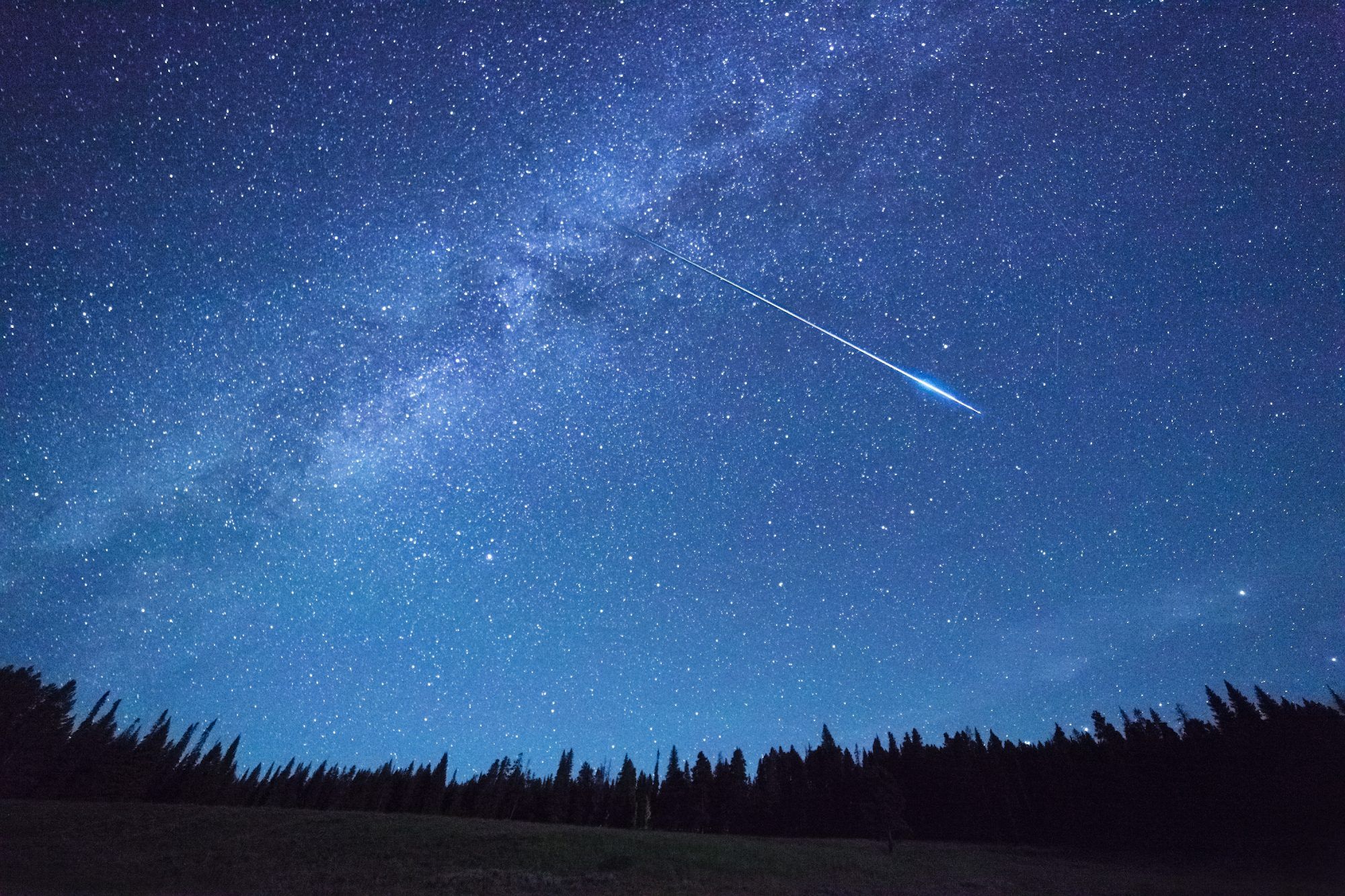 najlepsze-wydarzenia-astronomiczne-lato-2021: nocne niebo