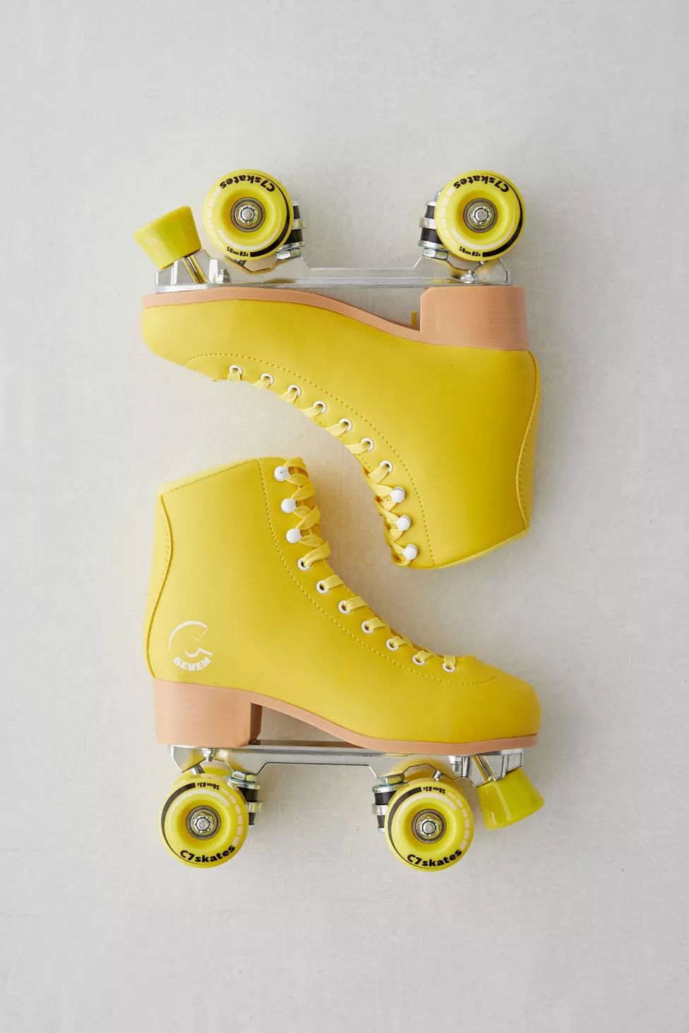 黄色のローラースケート