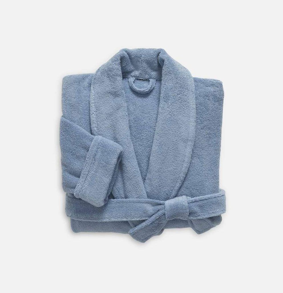 Labākās dāvanas jaunajām māmiņām - Brooklinen super plīša halāts zilā krāsā