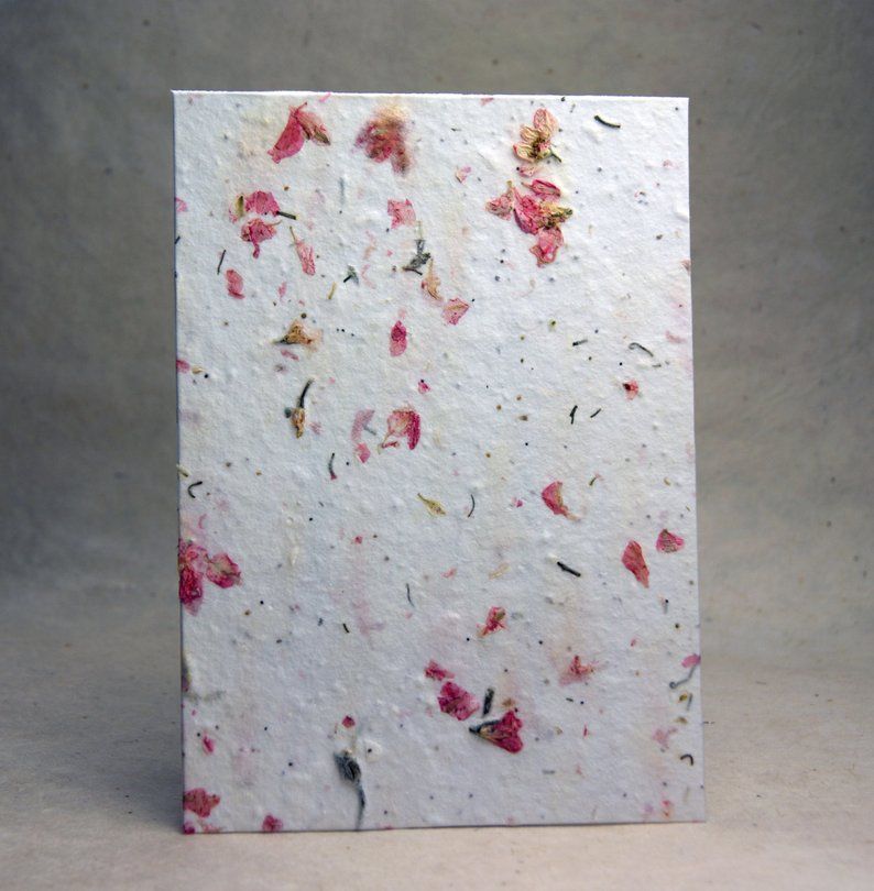 Ročno izdelana bombažna papirnata karta iz rožnatega sivka in divjih cvetov