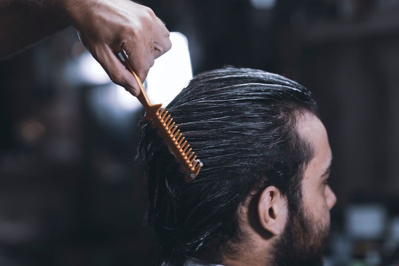 Како учинити косу меком за мушкарце