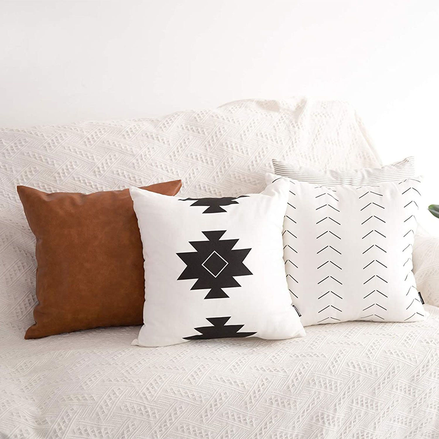 dekoratyvinė pagalvė