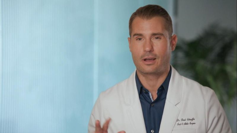 Kdo je dr. Brad Schaeffer? Spoznajte kirurga My Feet Are Killing Me na Instagramu!