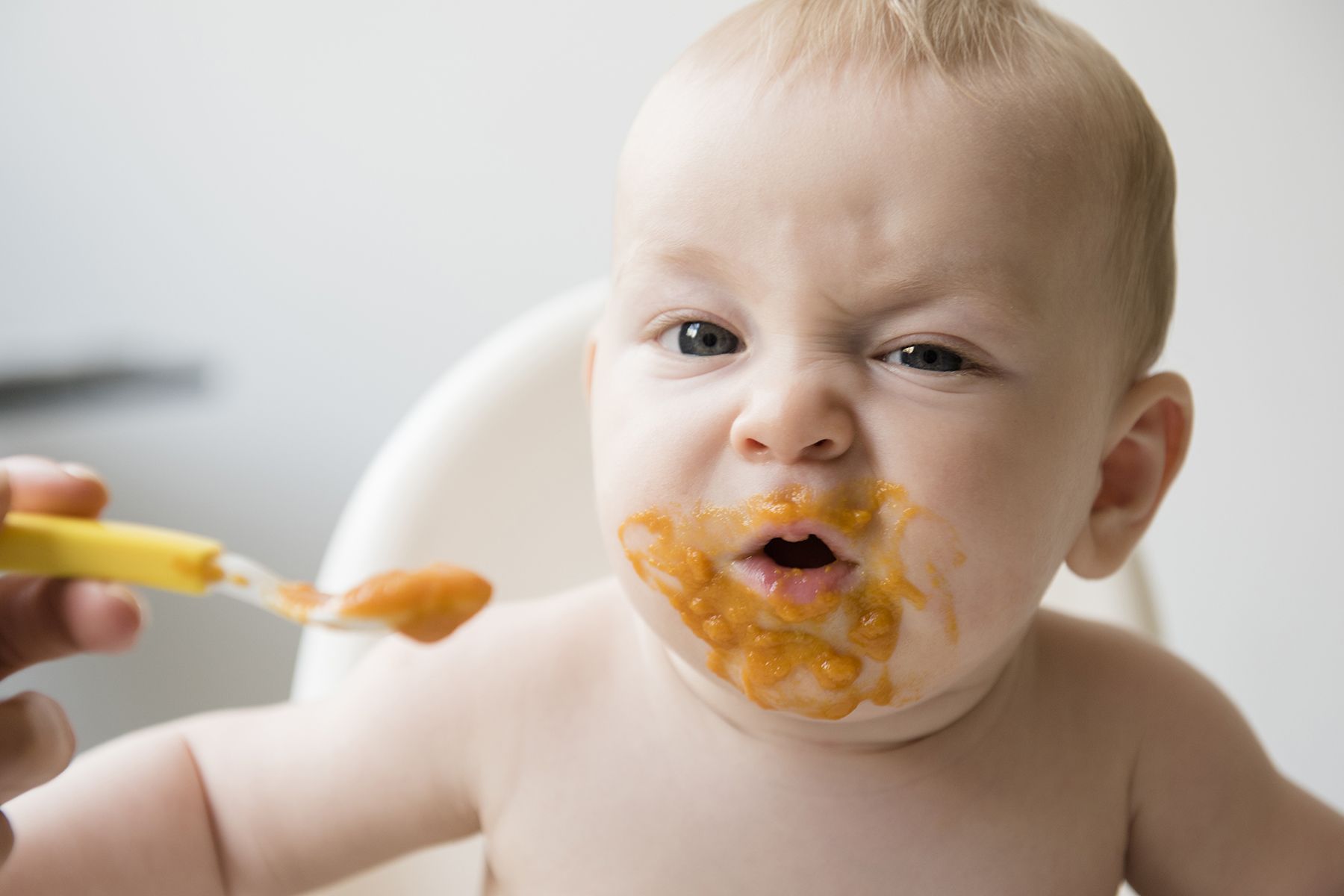 Hvordan lage kjedelig babymat barnet ditt ikke spiser