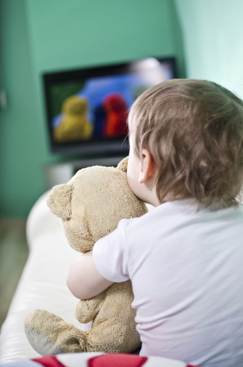 Zakaj bi morali malčka držati proč od televizorja