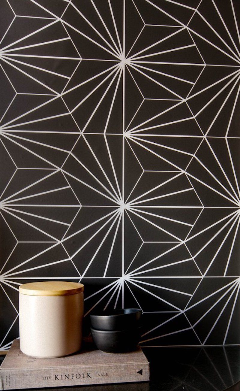 Chasing Paper Starburst Tile στην κουζίνα