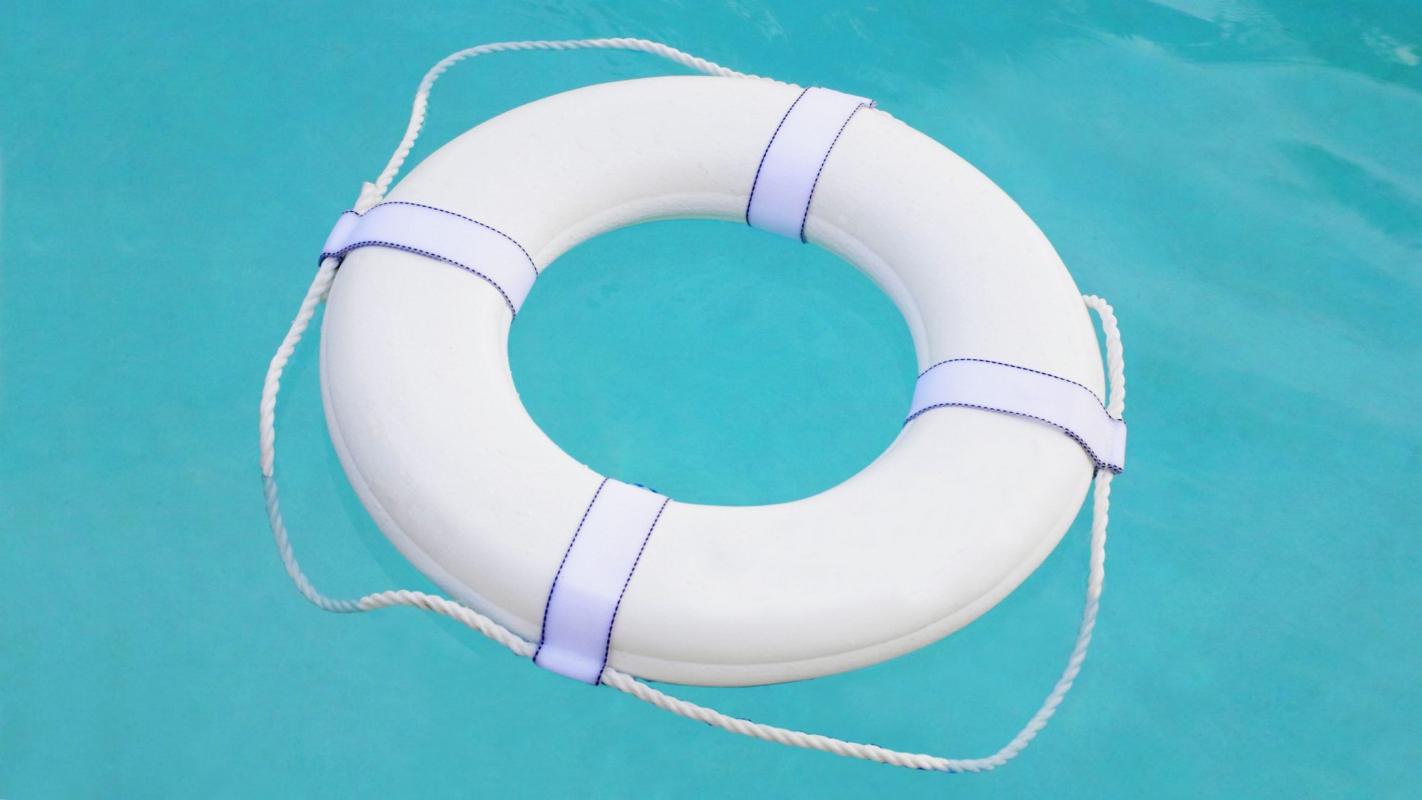 预防与泳池有关的事故和溺水的 15 种简单方法