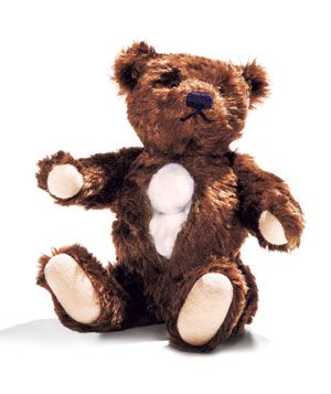 ტედი დათვი გაიხსნა ბამბის ბურთულებით