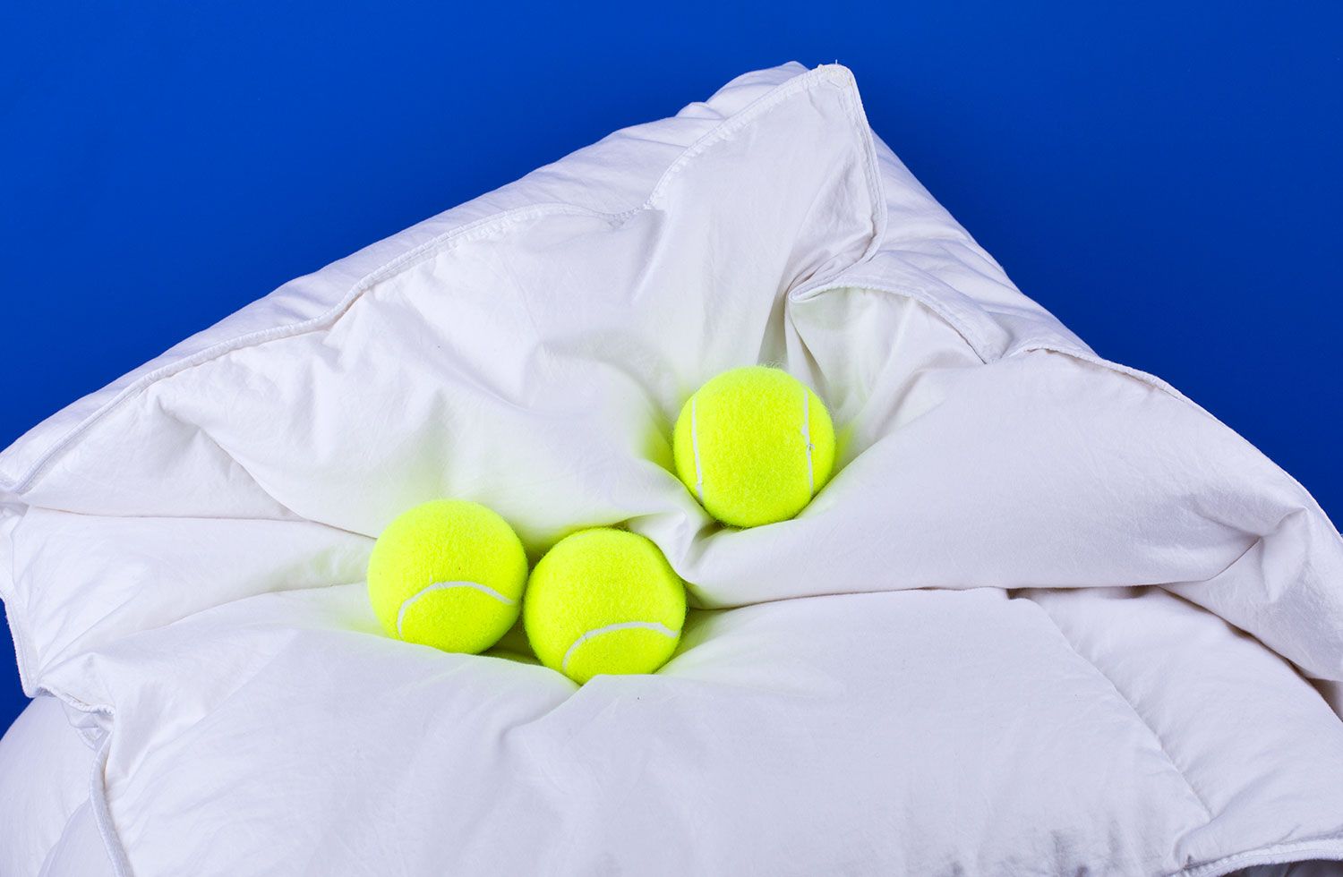 网球作为棉被绒毛