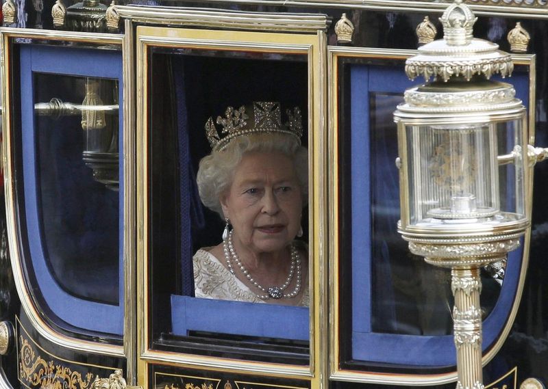 Kuinka PITKÄ on kuningattaren puhe? Paljonko kello on televisiossa?