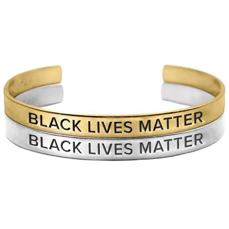 Lahjoja, jotka antavat takaisin - Bird + Stone Black Lives Matter Cuff Set