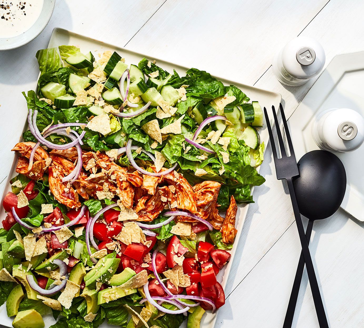 Rețete ușoare de pui - Rotisserie BBQ Chicken Salad