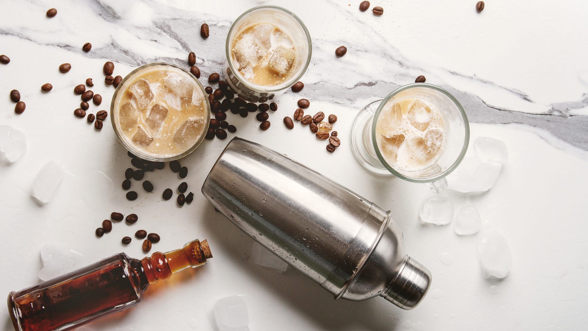 6 recetas de cócteles de café dignas de interés que son tan simples de hacer