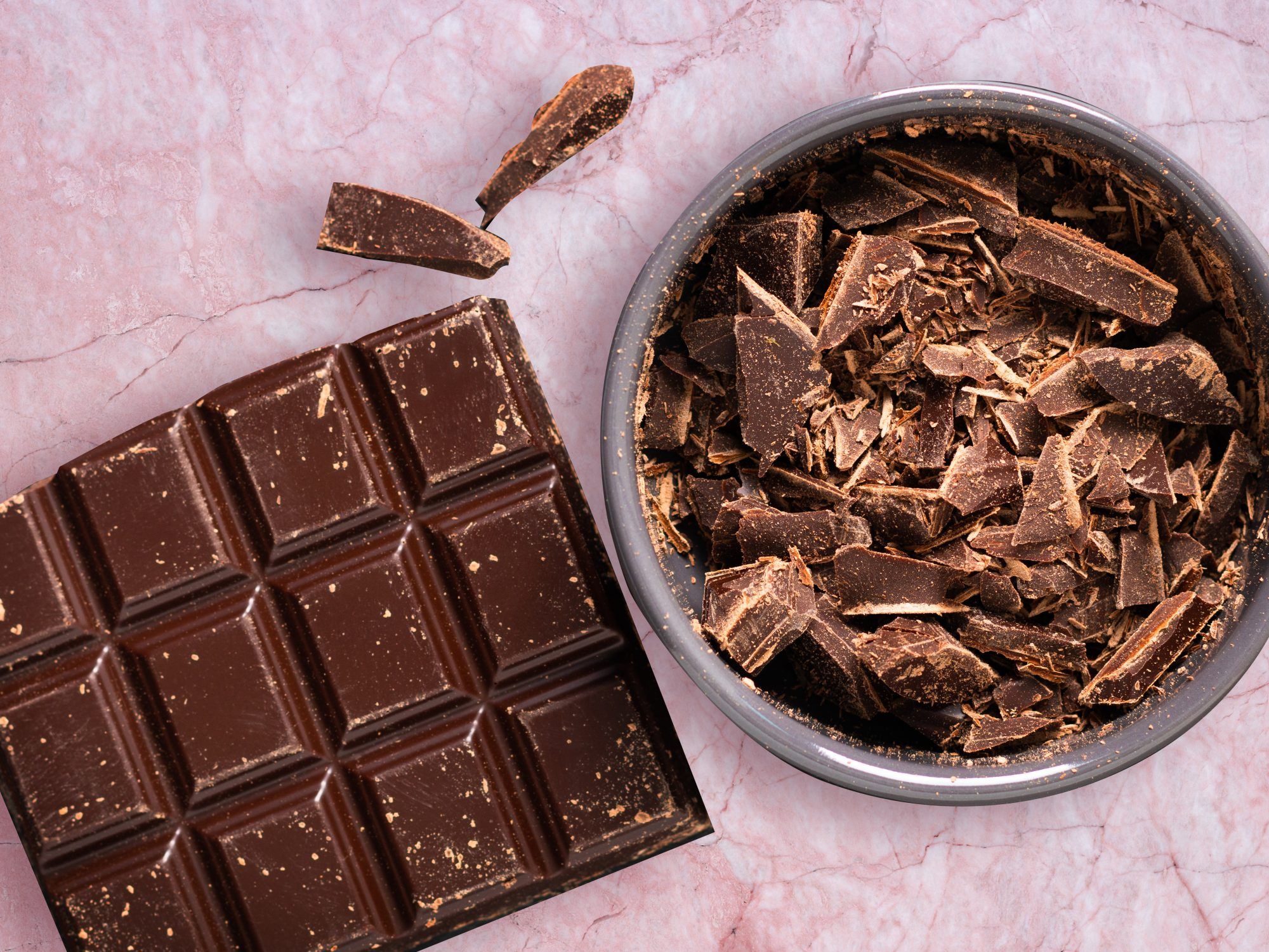 Да, има по-добър начин да нарежете шоколада за печене, който е напълно безпроблемен - ето как