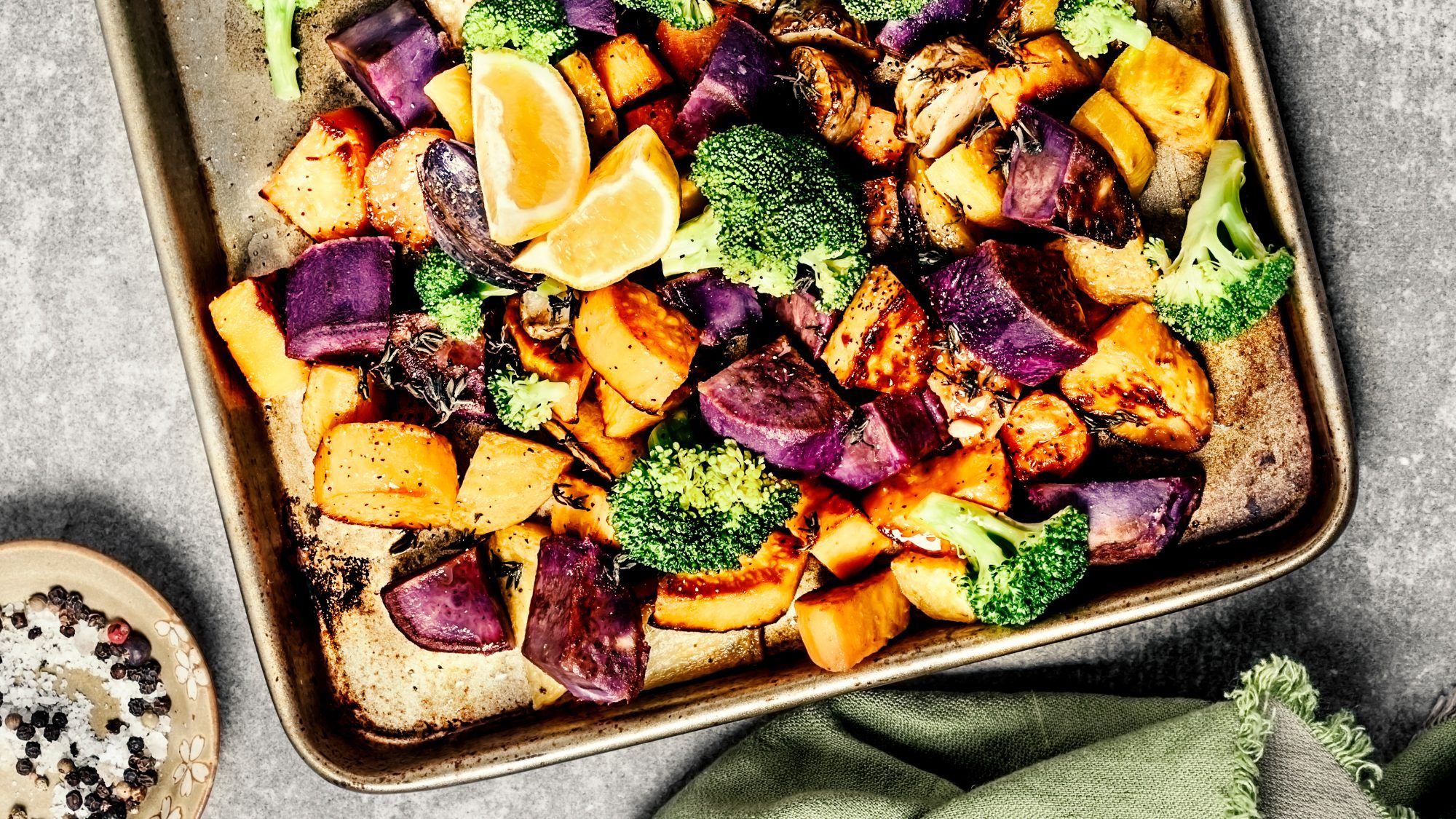 این ترفند هوشمندانه آشپزی ، سبزیجات برشته شده شما را به طور جدی ارتقا می دهد
