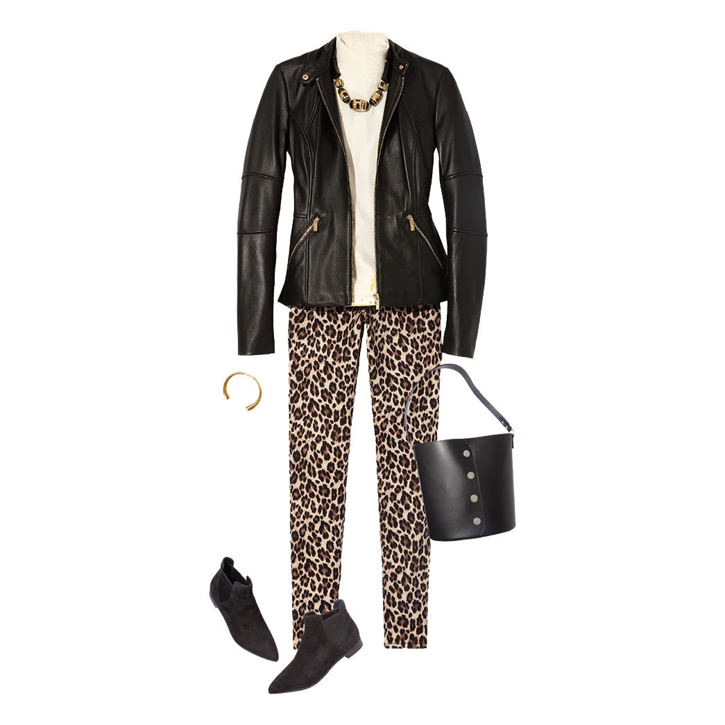 Comment porter une veste en cuir : un pantalon à imprimé léopard